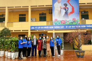 Trường tiểu học Thanh Liệt cùng Ban phụ huynh hưởng ứng ngày Tết trồng cây của chủ tịch Hồ Chí Minh vĩ đại
