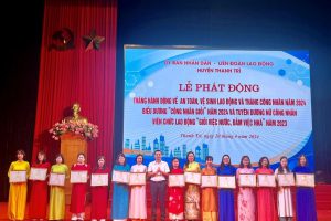 UBND huyện Thanh Trì phối hợp với Liên đoàn Lao động huyện tổ chức Lễ phát động Tháng hành động về An toàn, vệ sinh, lao động