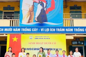 TRƯỜNG TIỂU HỌC CHU VĂN AN TUYÊN TRUYỀN ĐẢM BẢO AN TOÀN GIAO THÔNG CHO HỌC SINH