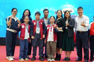 HỌC SINH TRƯỜNG TIỂU HỌC CHU VĂN AN THAM GIA VÒNG SƠ LOẠI “NGÀY HỘI TIẾNG ANH – STEAM ROBOTICS” NĂM 2025