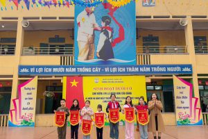 SINH HOẠT DƯỚI CỜ CHỦ ĐIỂM: EM LÀ MẦM NON CỦA ĐẢNG