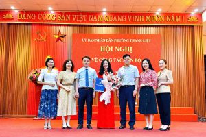 Công bố quyết định bổ nhiệm lại cán bộ quản lý giáo dục