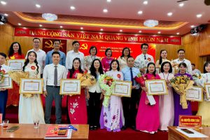 CHÚC MỪNG CÔ GIÁO VŨ THỊ THẢO ĐẠT GIẢI BA CUỘC THI  BÁO CÁO VIÊN, TUYÊN TRUYỀN VIÊN GIỎI NĂM 2026