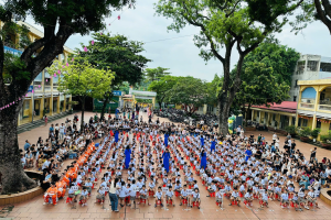NGÀY ĐẦU GẶP GỠ – NGÀY ĐẦU YÊU THƯƠNG